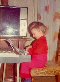 1976-musicista.jpg (8372 byte)
