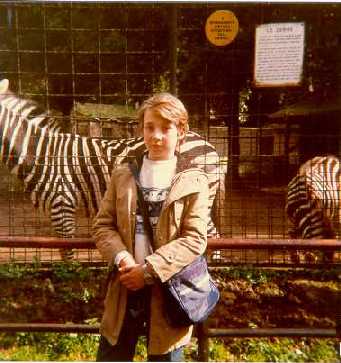 1983-davanti alla zebra.jpg (22438 byte)